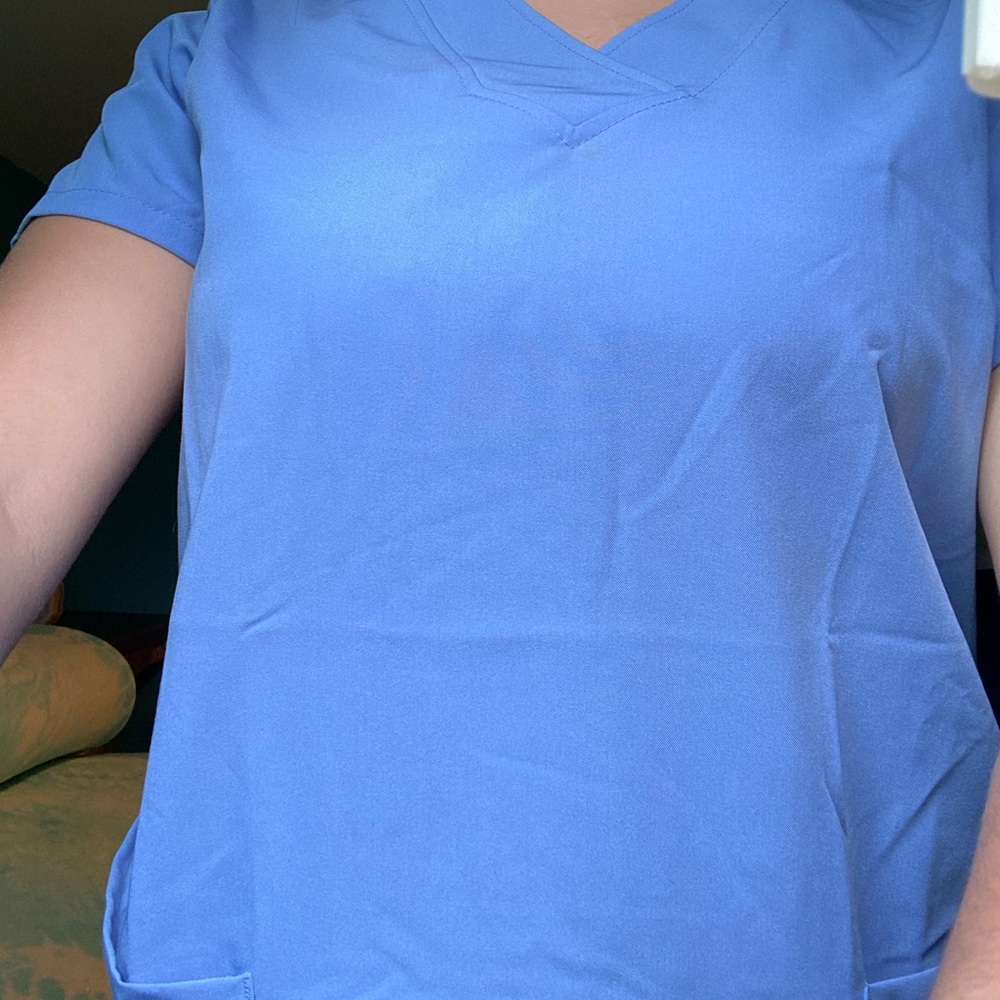 Jockey scrub top
